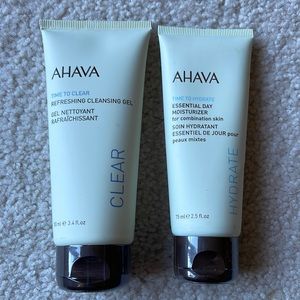 Avana 2 piece Bundle: Essential Day Moisturizer and Refreshing Cleansing Gel